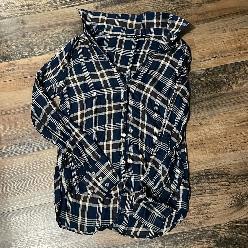 HYFVE Navy Plaid Button Up Notch Neck Woven Flannel